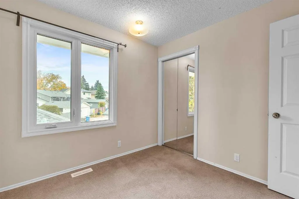147 Scenic Way NW