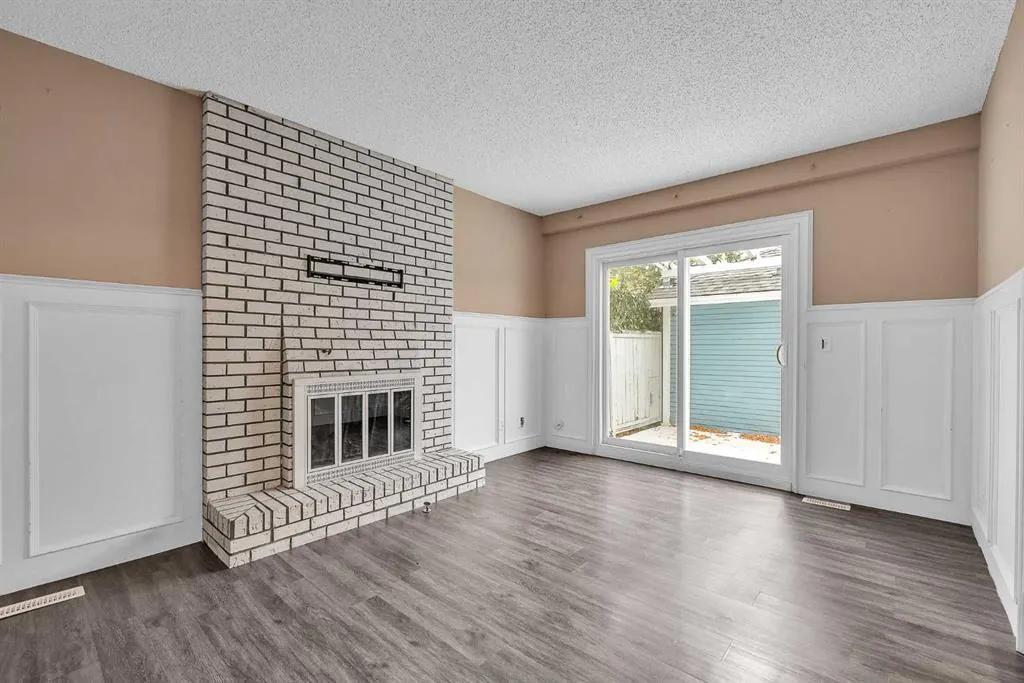147 Scenic Way NW