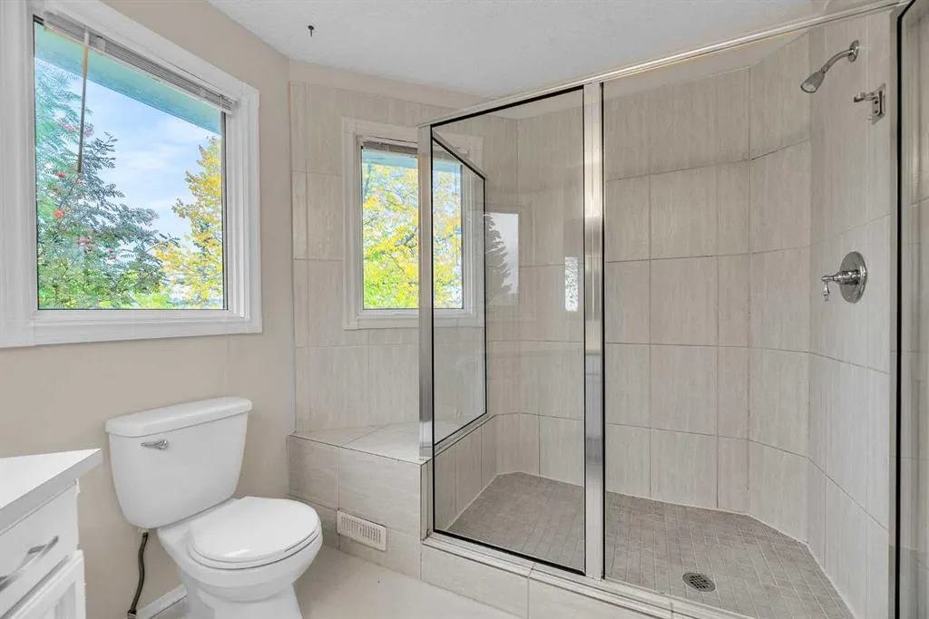 147 Scenic Way NW