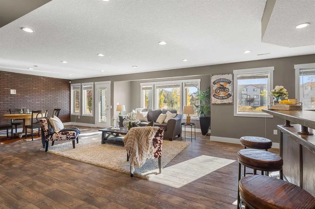 52 Canoe Road SW