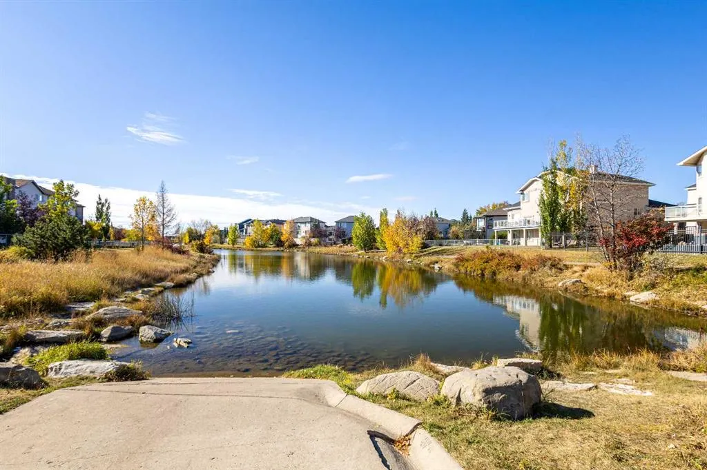 52 Canoe Road SW