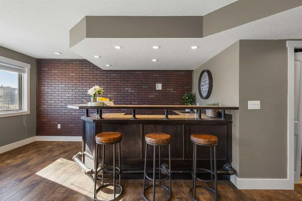 52 Canoe Road SW