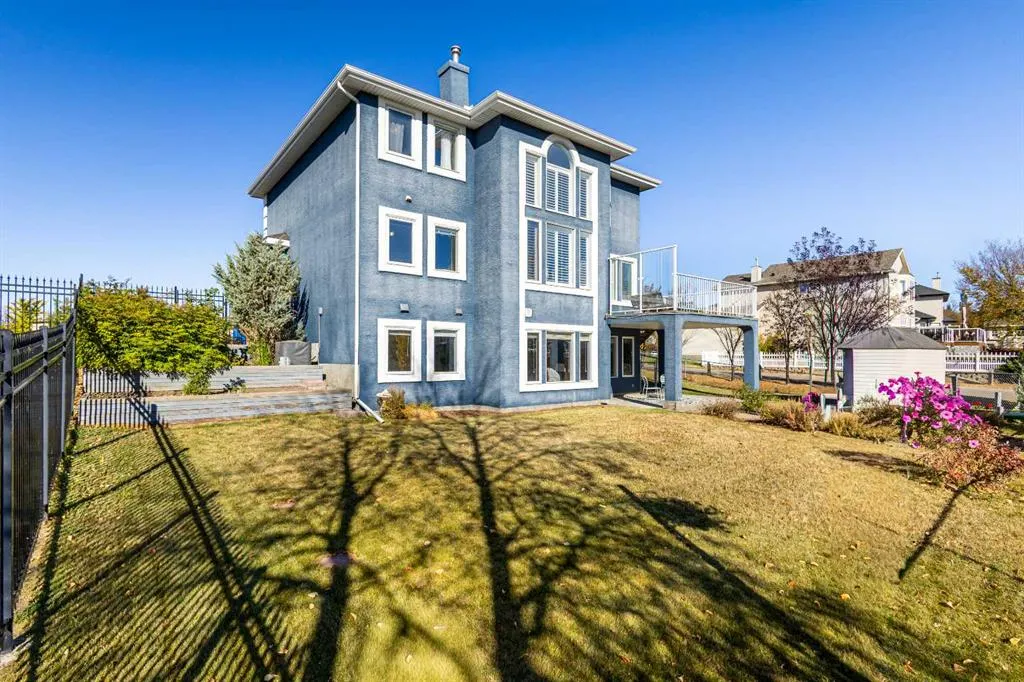 52 Canoe Road SW