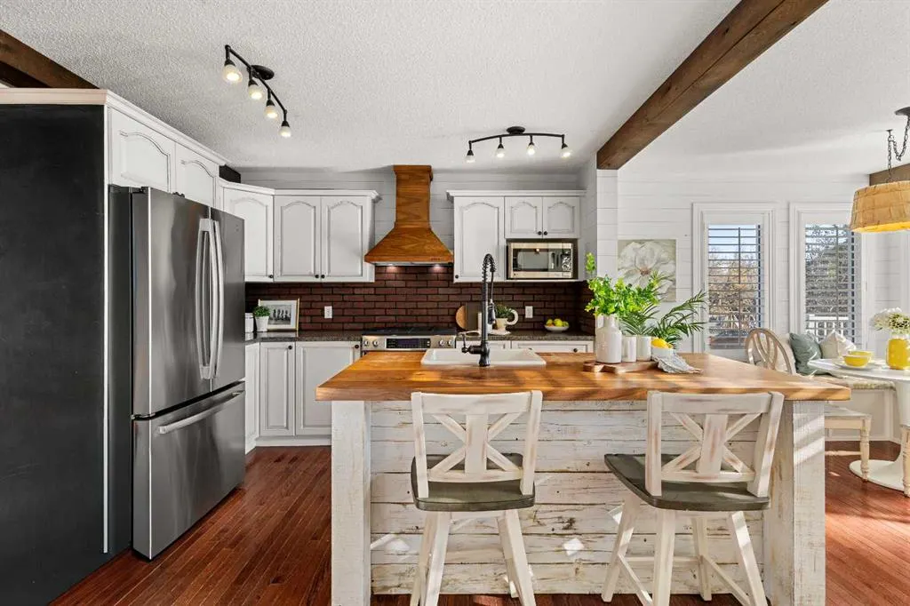 52 Canoe Road SW