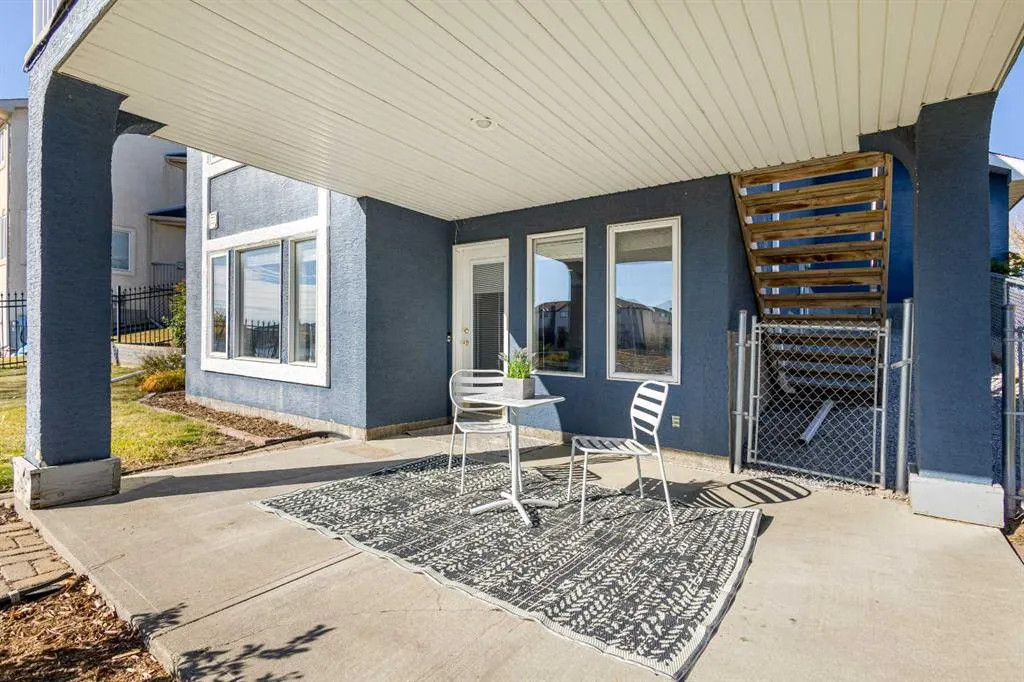52 Canoe Road SW