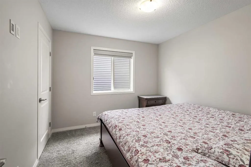 175 Howse Rise NE