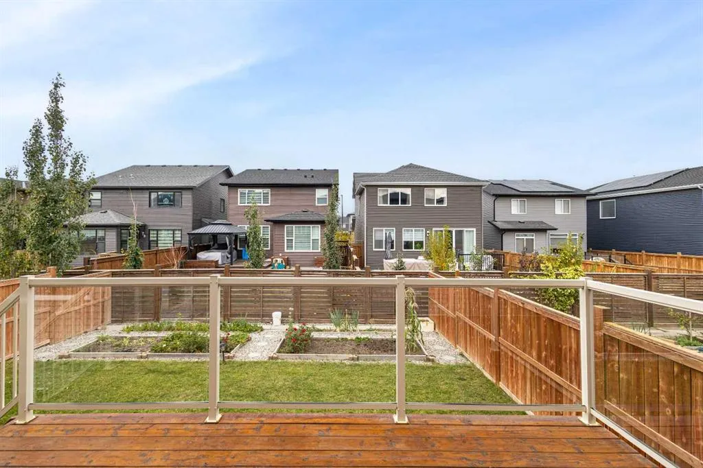 175 Howse Rise NE