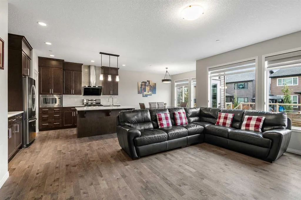 175 Howse Rise NE