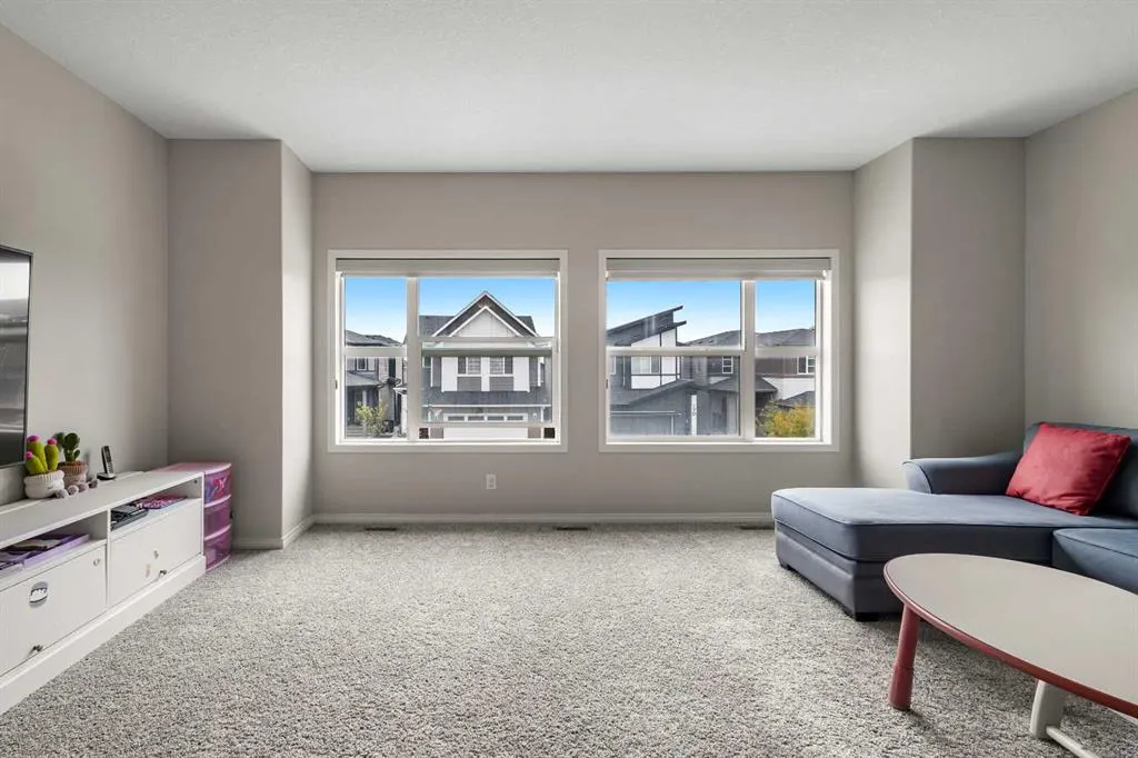 175 Howse Rise NE