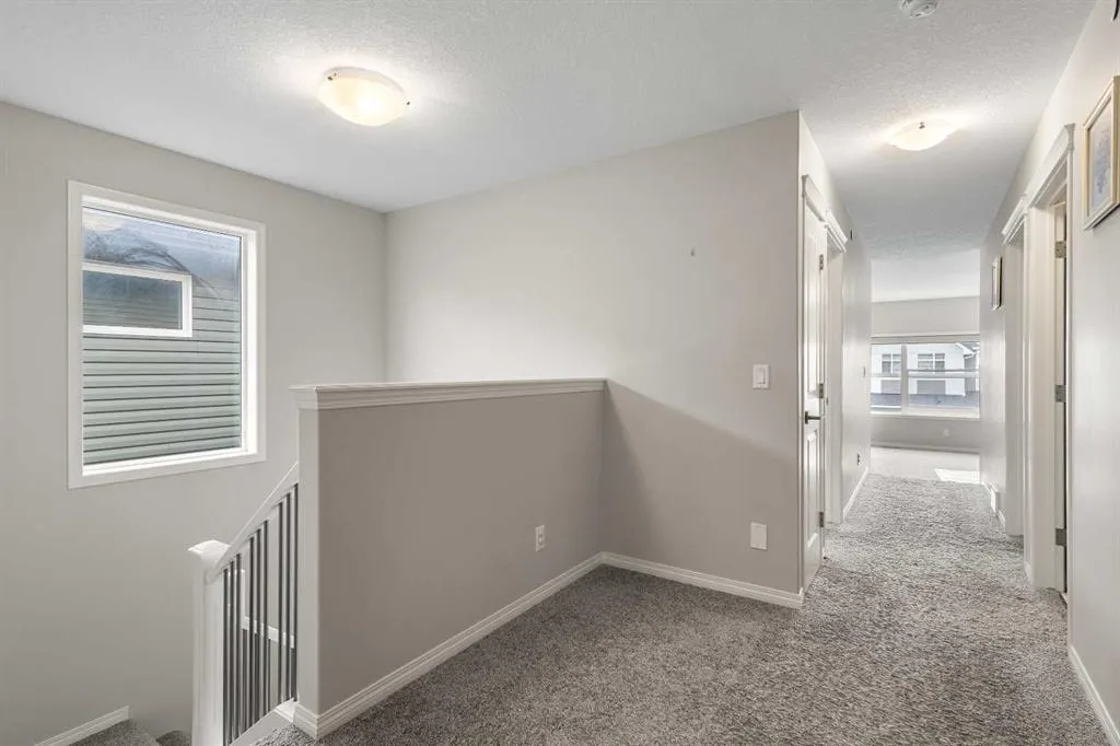 175 Howse Rise NE