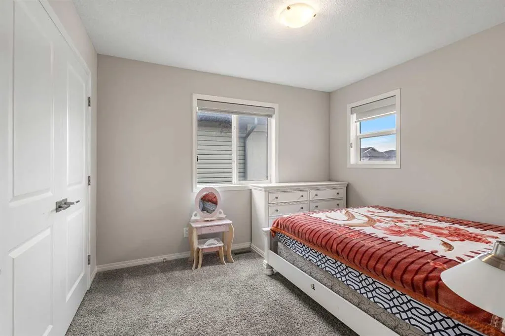 175 Howse Rise NE