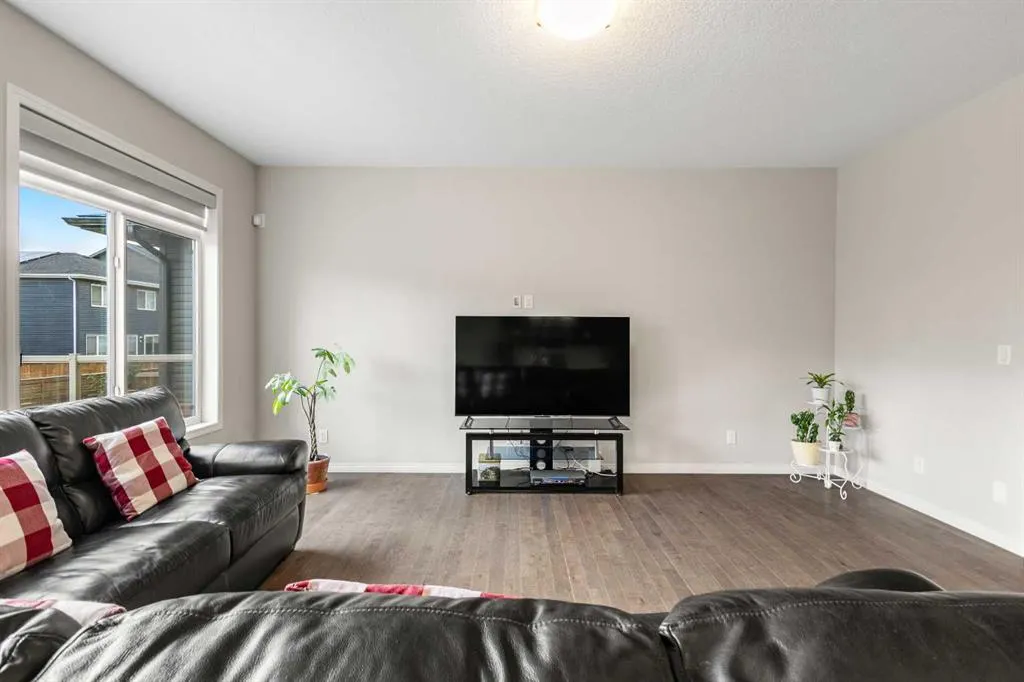 175 Howse Rise NE