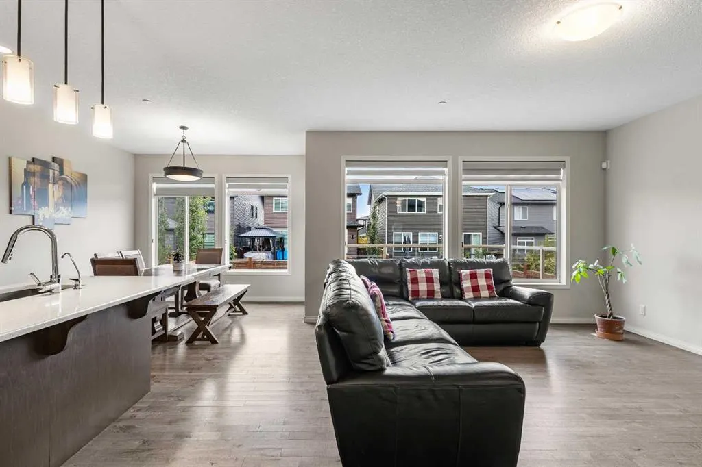 175 Howse Rise NE