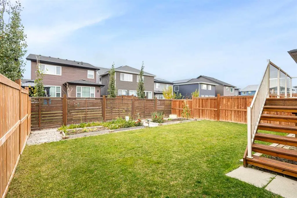 175 Howse Rise NE