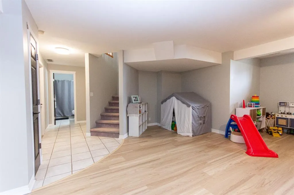 65 Lamont Close