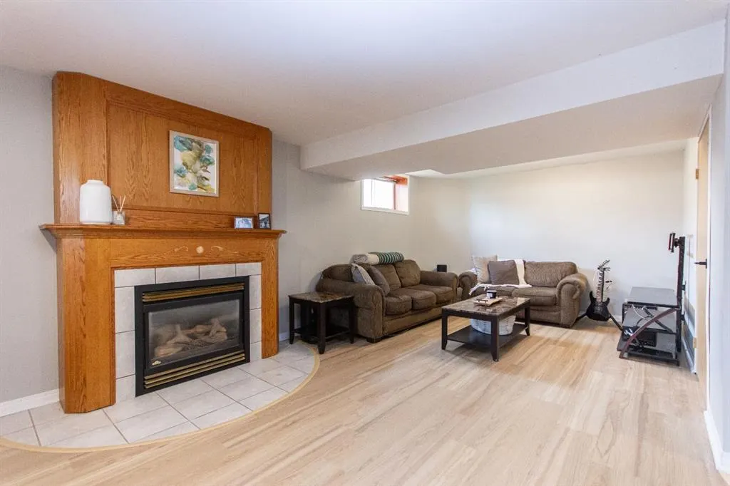 65 Lamont Close