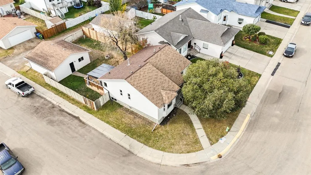 65 Lamont Close
