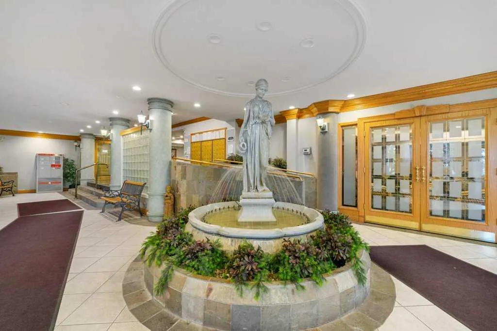200 Lincoln Way SW, #215