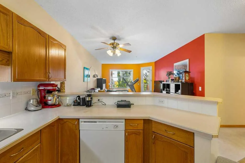 200 Lincoln Way SW, #215