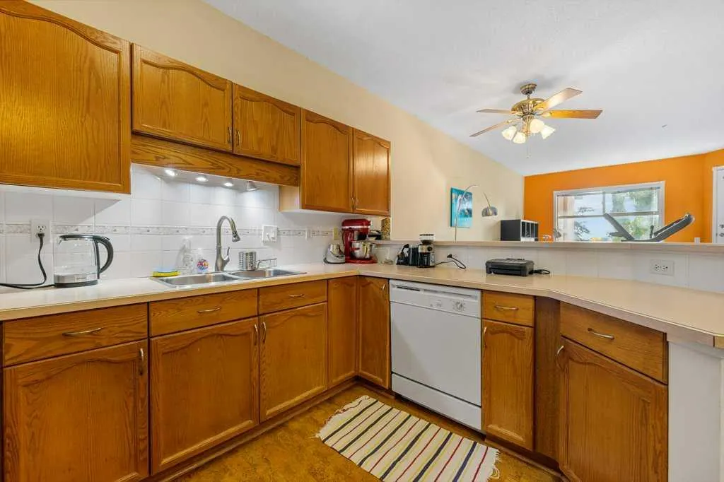 200 Lincoln Way SW, #215