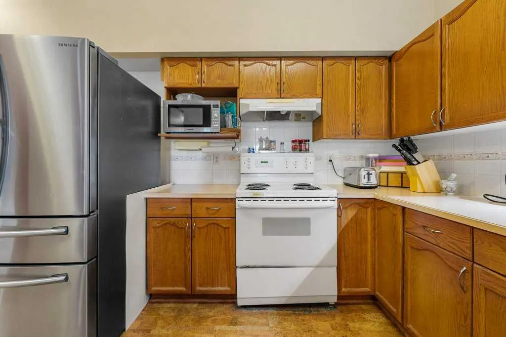 200 Lincoln Way SW, #215