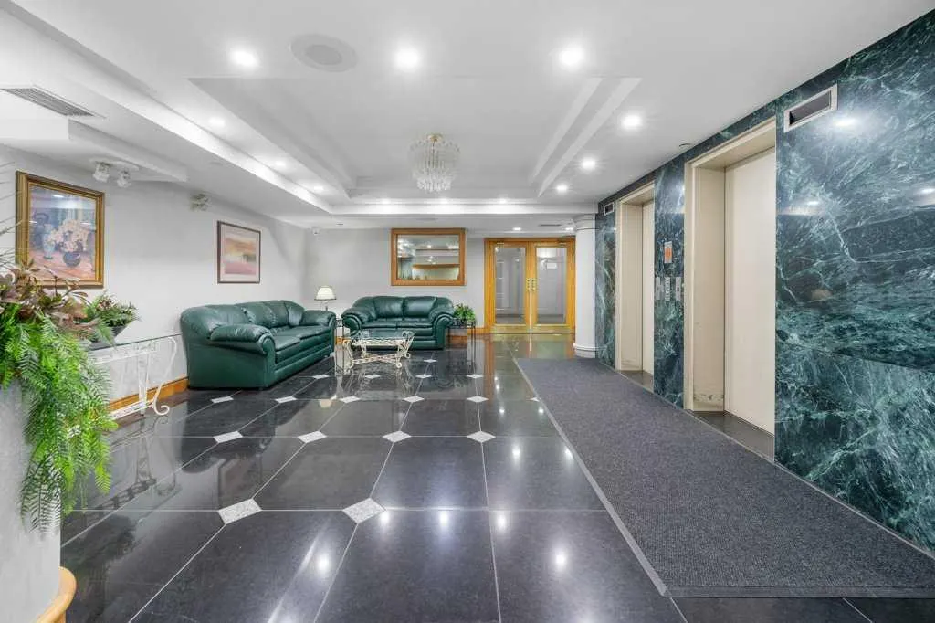 200 Lincoln Way SW, #215