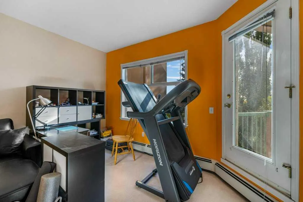 200 Lincoln Way SW, #215