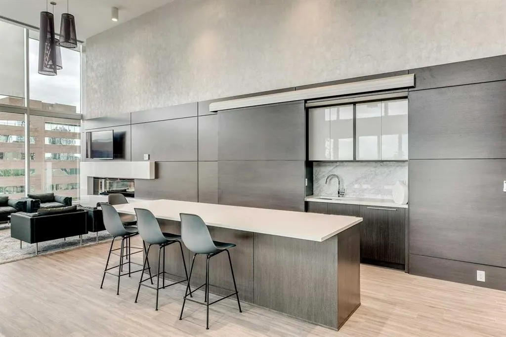 930 16 Avenue SW, #2406