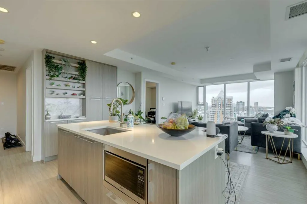 930 16 Avenue SW, #2406