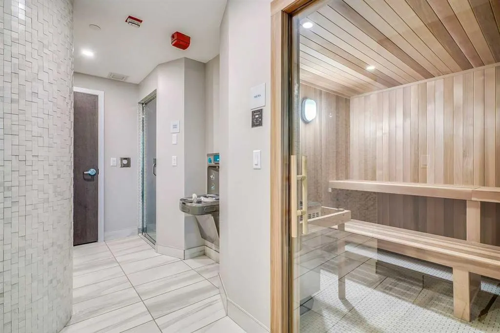 930 16 Avenue SW, #2406