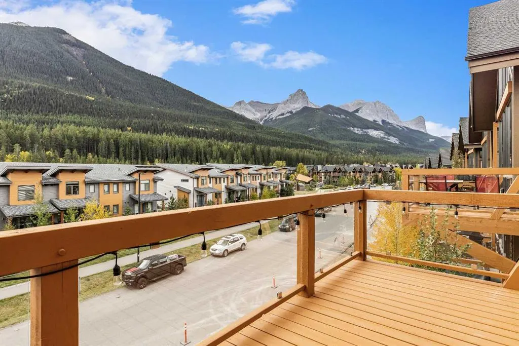 105 Stewart Creek Rise SW, #204
