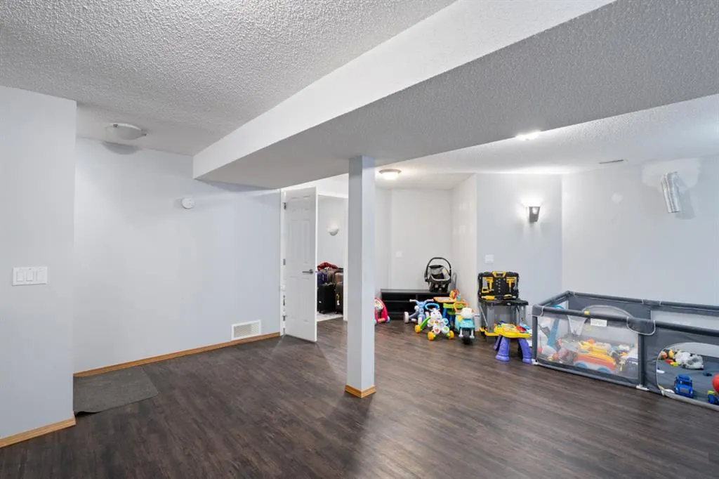 169 Coral Sands Terrace NE