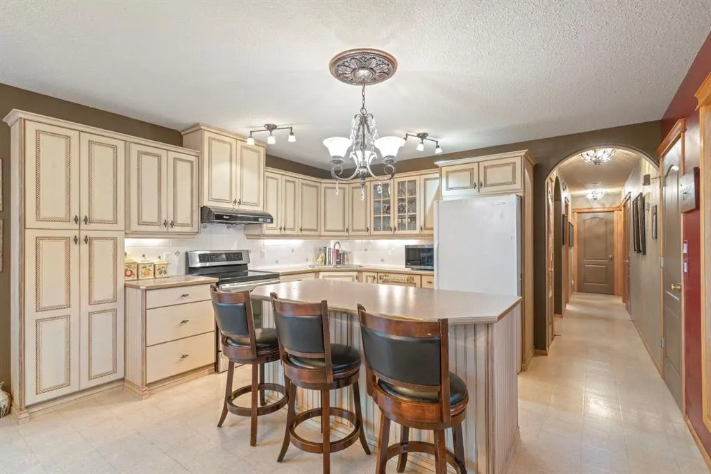 146114 288 Street W