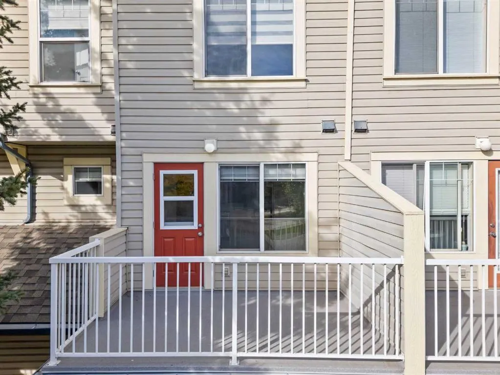 213 Copperfield Lane SE