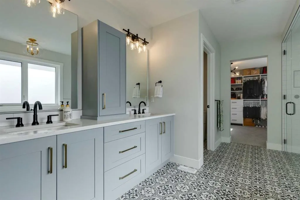 33 Paintbrush Park