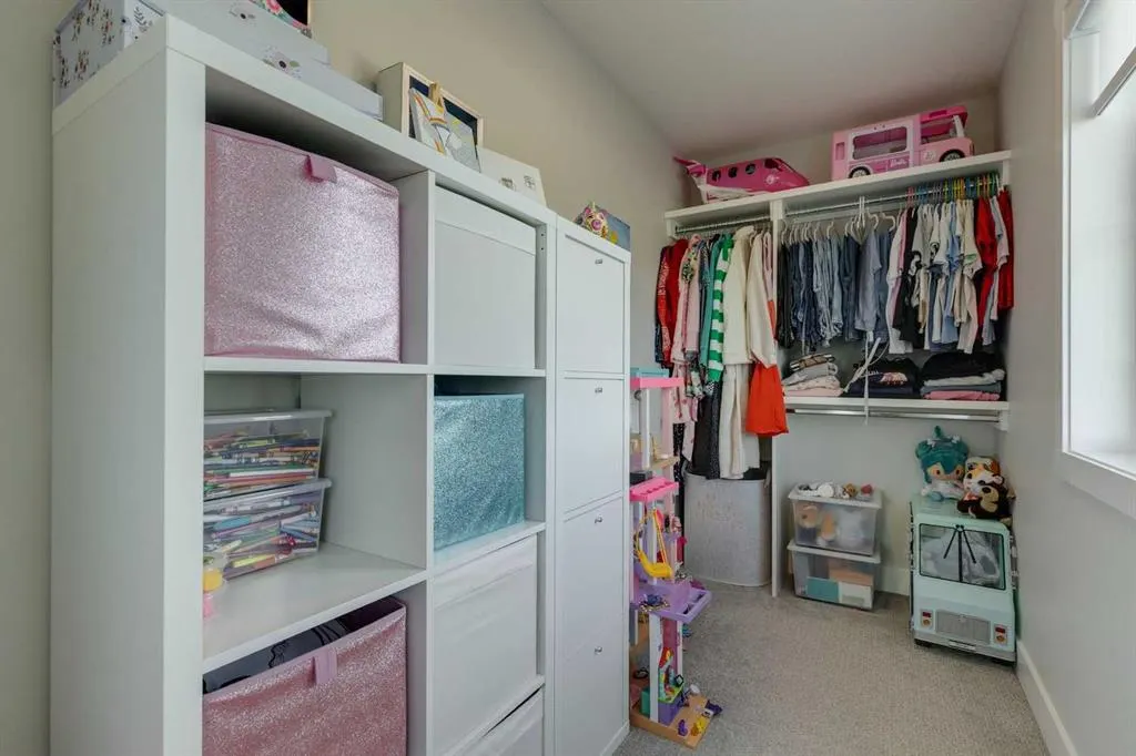 33 Paintbrush Park