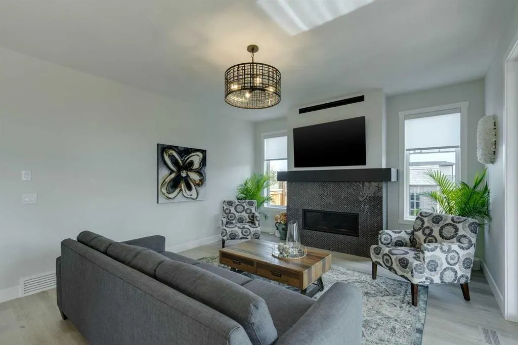 33 Paintbrush Park
