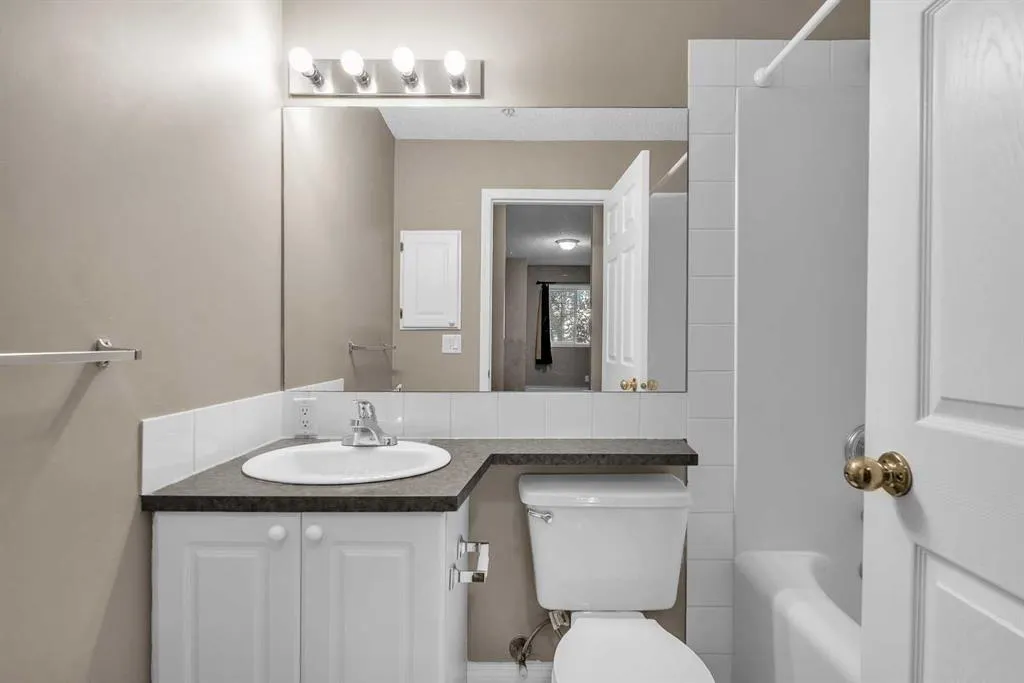 126 14 Avenue SW, #208
