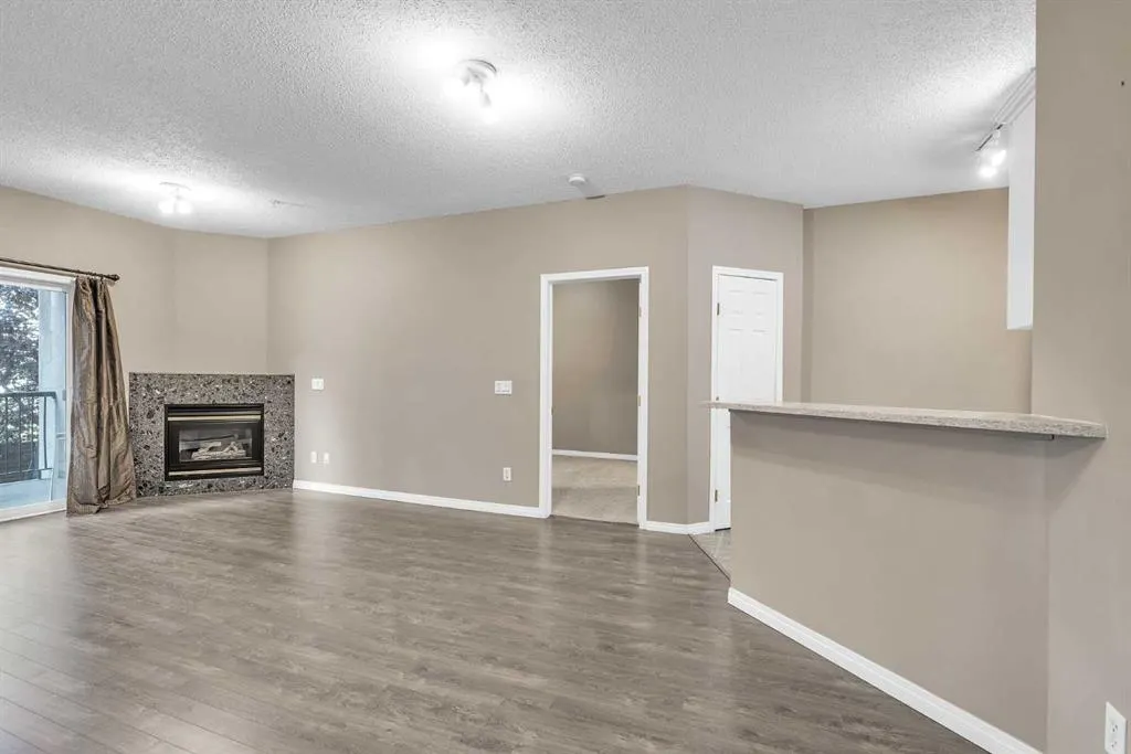 126 14 Avenue SW, #208