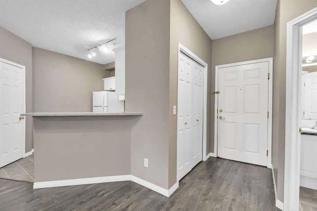 126 14 Avenue SW, #208