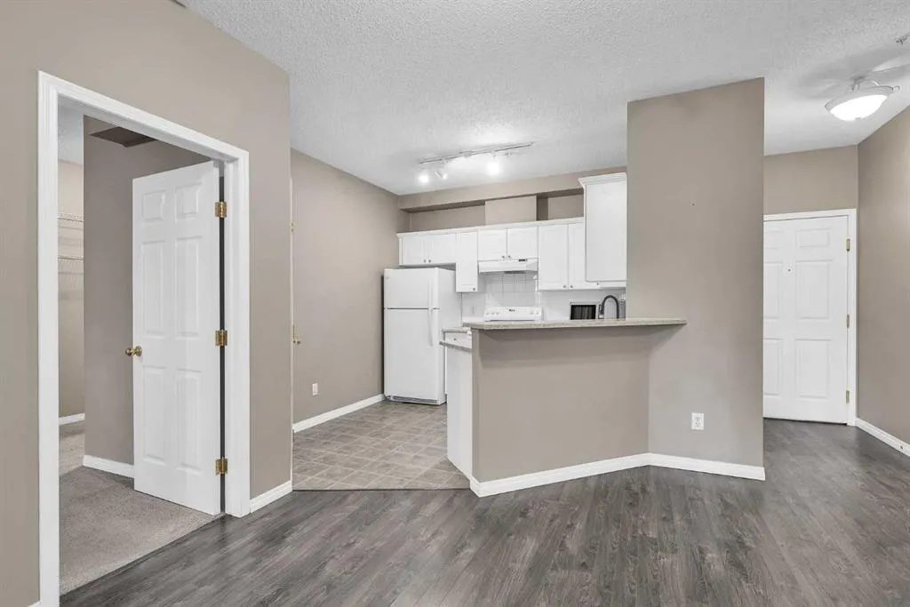 126 14 Avenue SW, #208