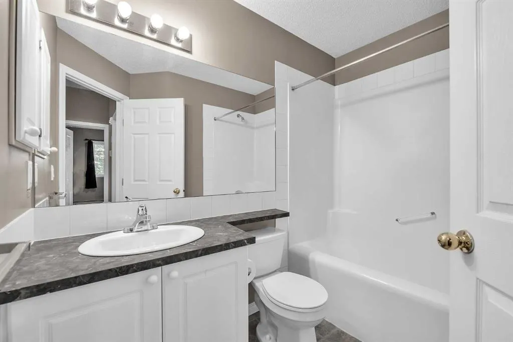 126 14 Avenue SW, #208