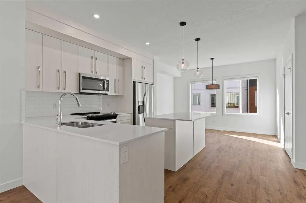 280 Chelsea Road, #2002