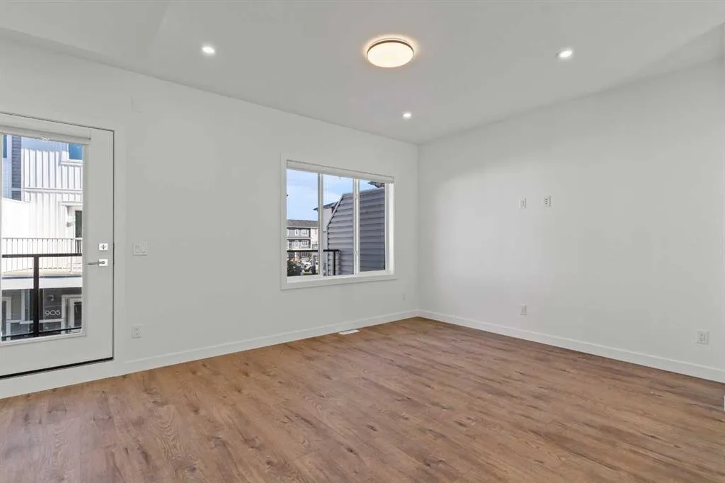 280 Chelsea Road, #2002