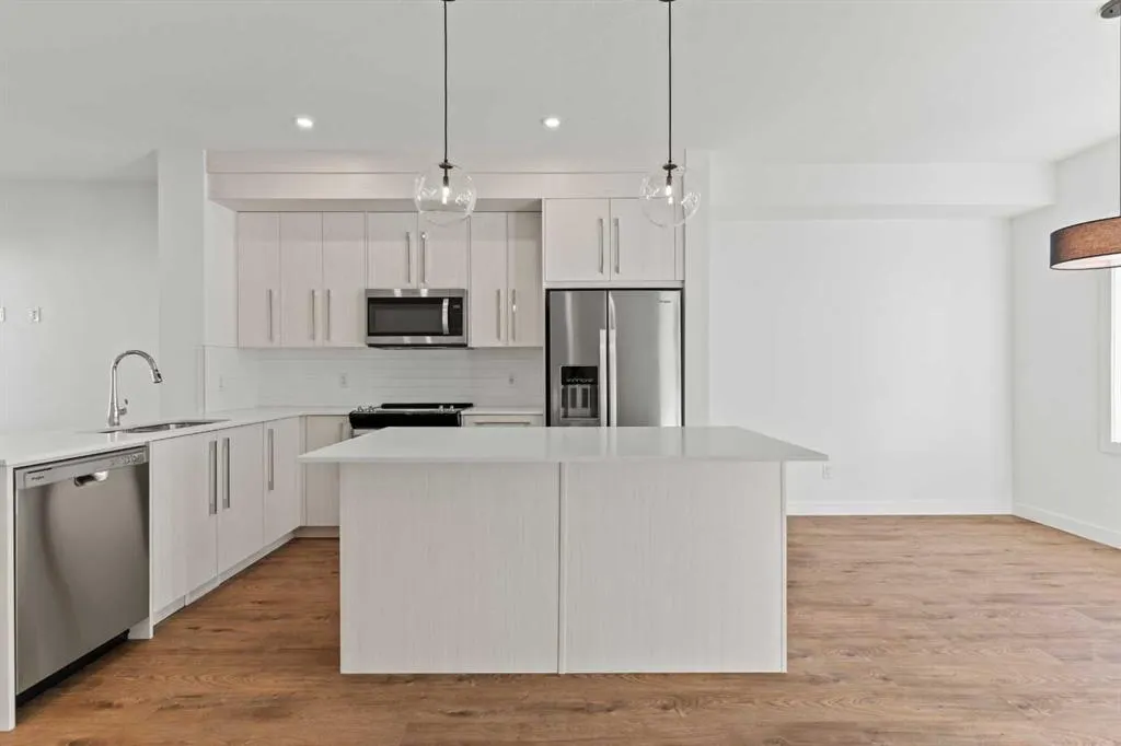 280 Chelsea Road, #2002