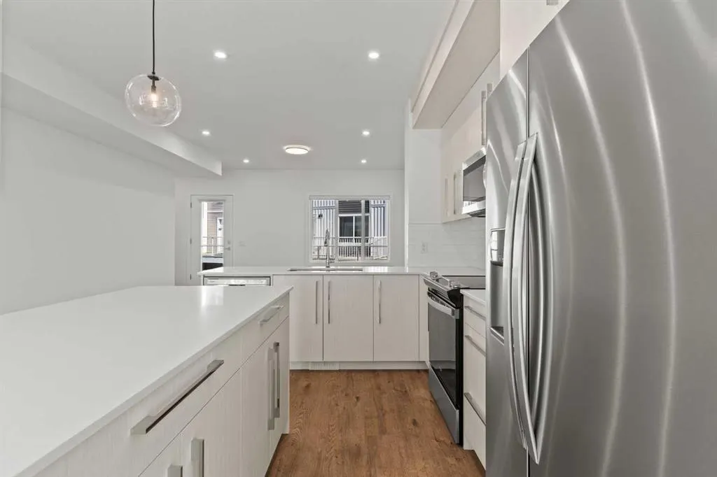 280 Chelsea Road, #2002
