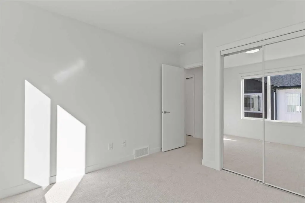 280 Chelsea Road, #2002
