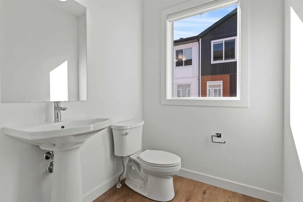 280 Chelsea Road, #2002