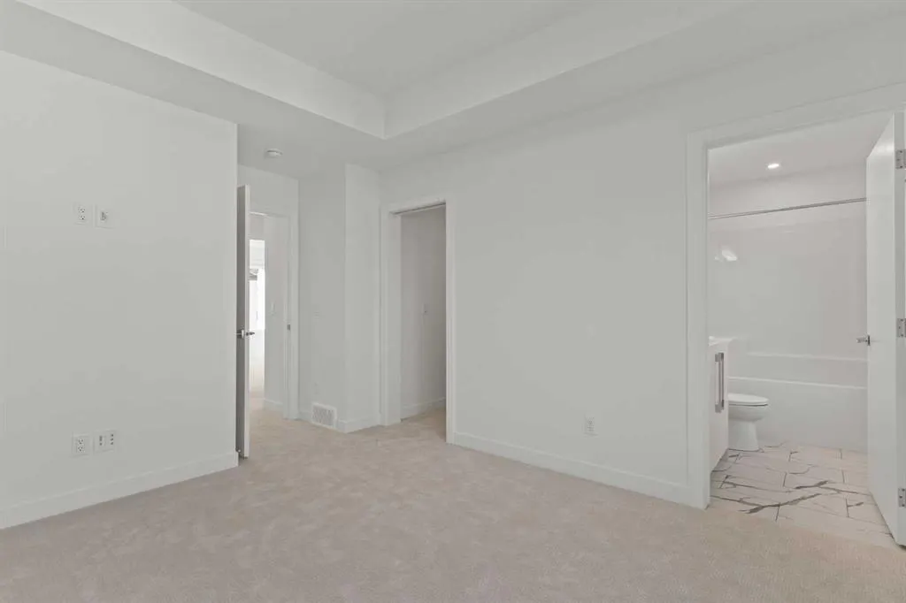 280 Chelsea Road, #2002