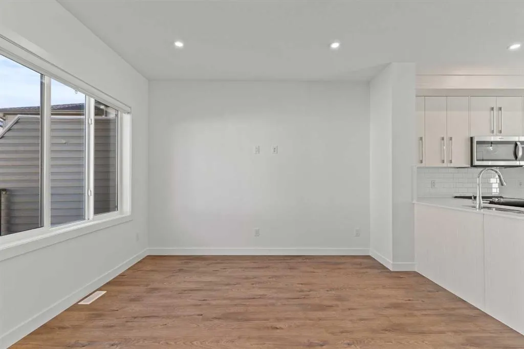 280 Chelsea Road, #2002